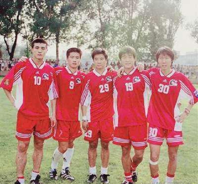 2002年怎么进的世界杯(回顾国足2002年晋级世界杯：占天时地利人和，现役国足为何赶不上)