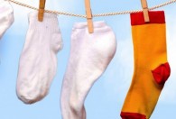 袜子能放在洗衣机洗吗 不同材质的袜子怎么洗