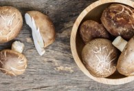 香菇脆零食怎么做 香菇脆零食做法介绍